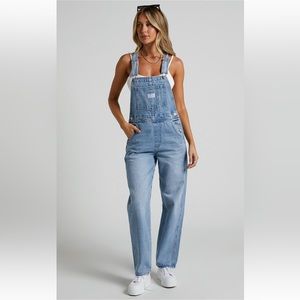 LEVI'S - VINTAGE DENIM
OVERALLS IN WHAT A DELIGHT